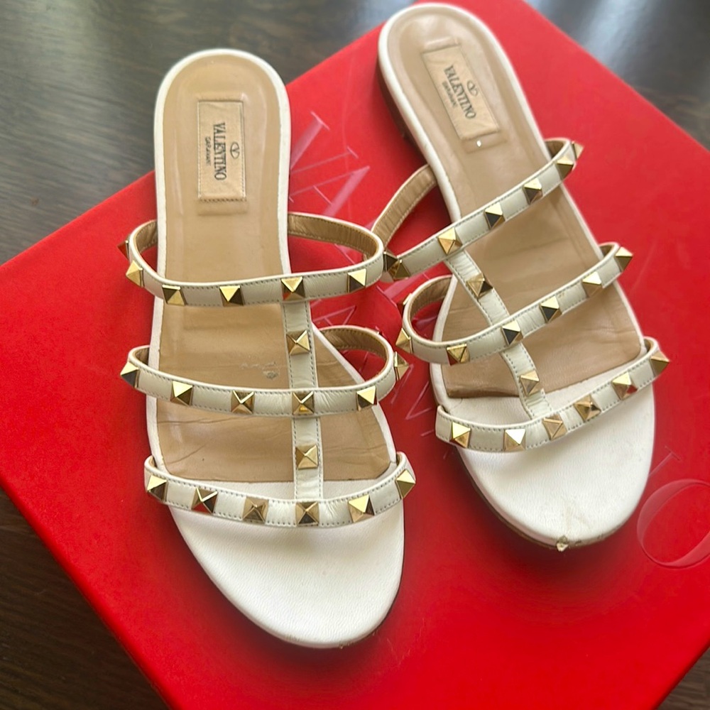 Valentino Slides